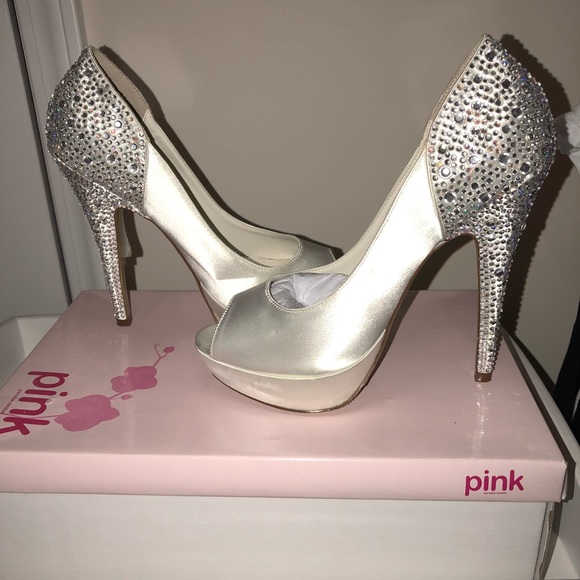 Ivory Satin Pink Paradox London heels - Picture 1 of 4